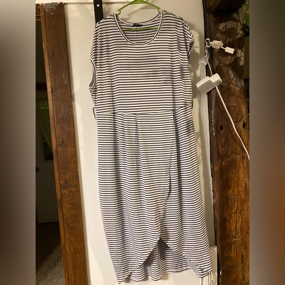White and navy blue spring dress
